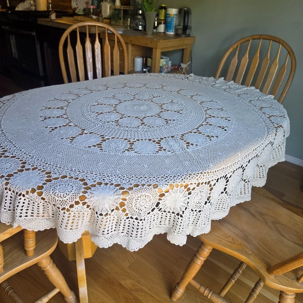 VINTAGE Oval Cotton Crochet Lace Tablecloth Cream 6FT×5FT approximately